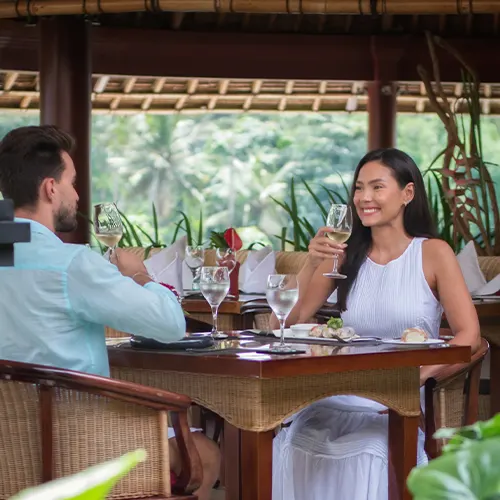 CasCades Restaraunt Guest Lunch Couple
