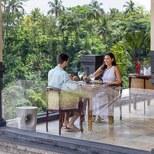 Guest Lunch Couple 1